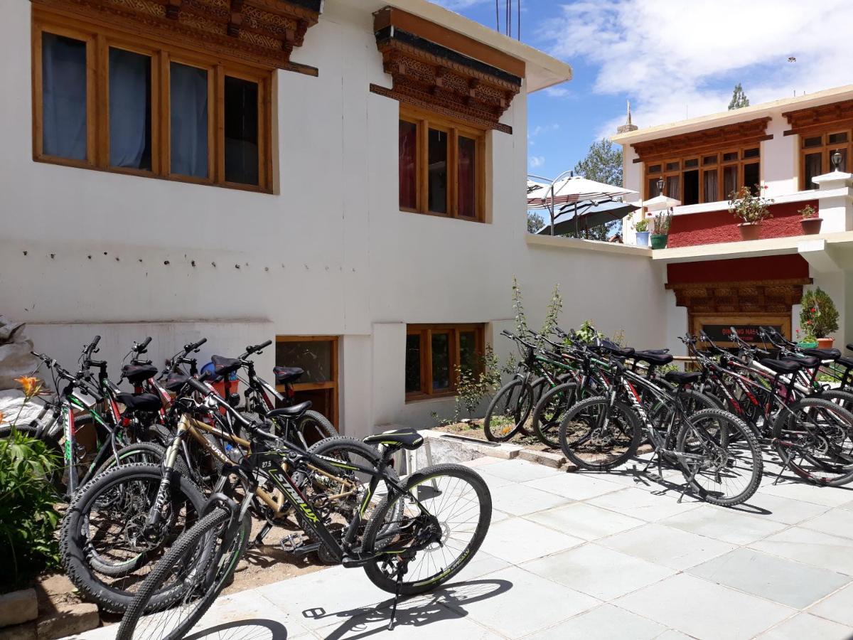 Smanla Guest House Leh Esterno foto