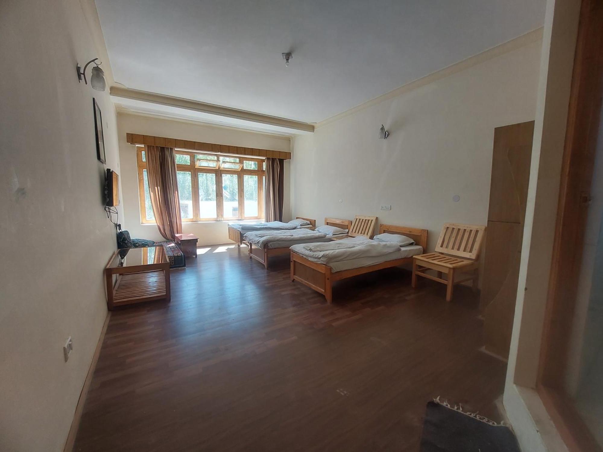Smanla Guest House Leh Esterno foto