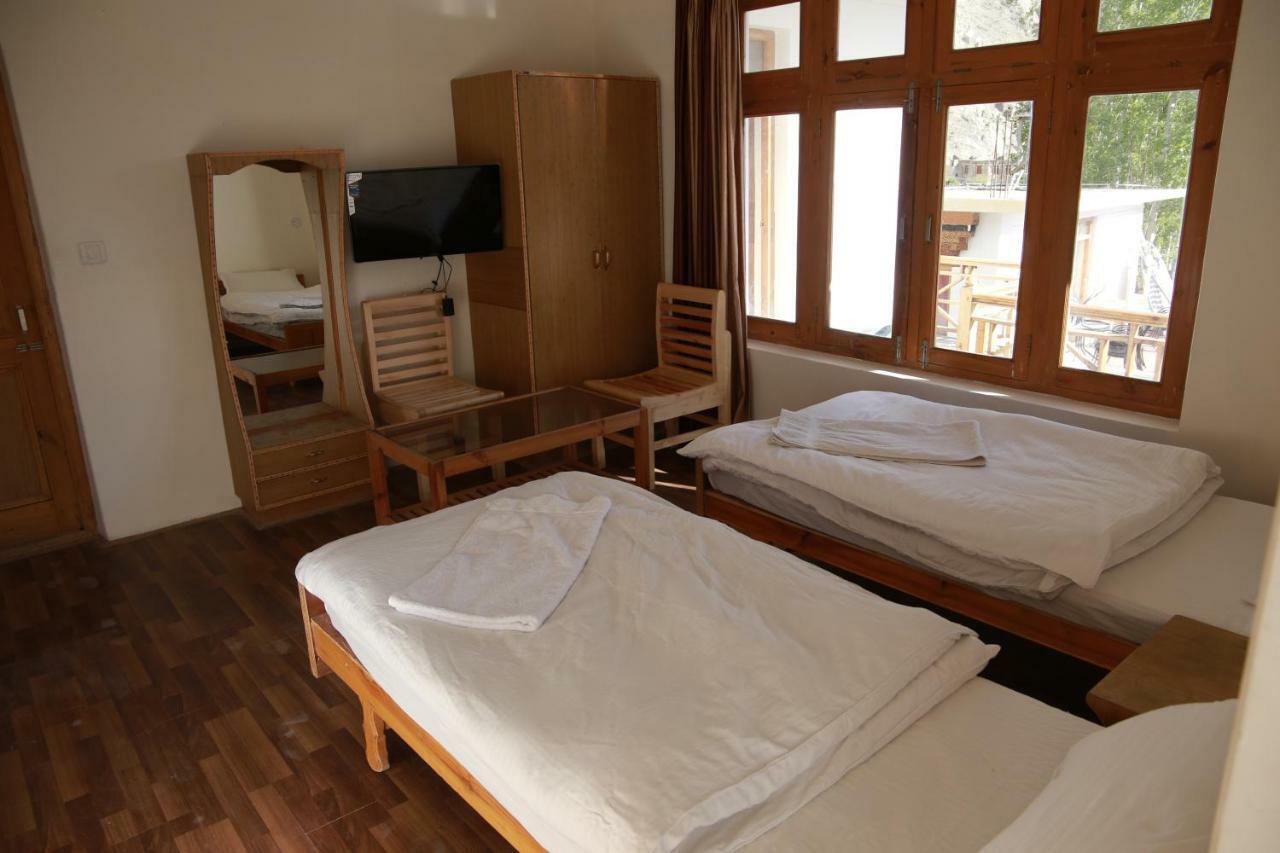 Smanla Guest House Leh Esterno foto